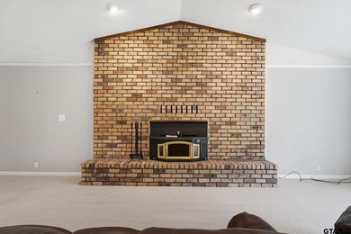 Great corner-lot home in the Hideaway Lake community! This - photo 9