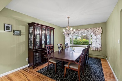 Welcome to this spacious and well-maintained 4-bedroom, 2.5-bath - photo 5