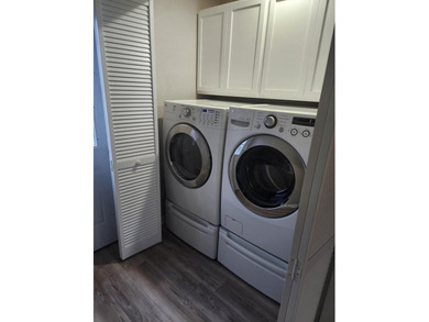 Escape to this completely remodeled 2 bedrooms, 1 bath Gem on - photo 9