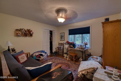 Tucked away where water meets wilderness, this 3-bedroom - photo 11