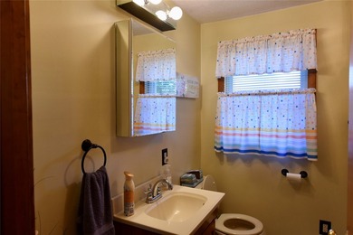 Welcome to your new home! This cute and cozy 2 bedroom home in - photo 13