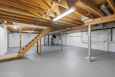 Absolutely stunning, fully renovated 4-bedroom, 2-bath home - photo 3