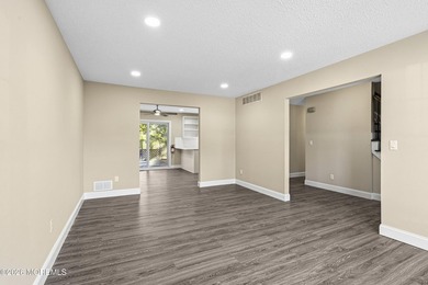 Absolutely stunning, fully renovated 4-bedroom, 2-bath home - photo 6