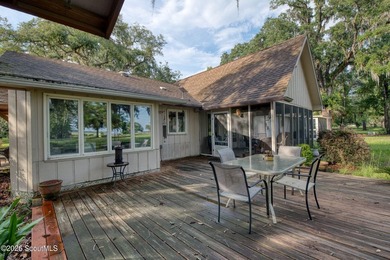 Tucked away where water meets wilderness, this 3-bedroom - photo 17
