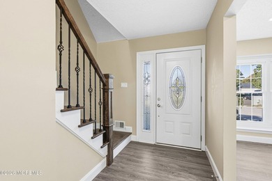 Absolutely stunning, fully renovated 4-bedroom, 2-bath home - photo 7