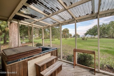 Tucked away where water meets wilderness, this 3-bedroom - photo 18