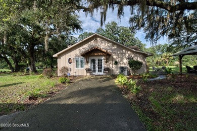 Tucked away where water meets wilderness, this 3-bedroom - photo 19