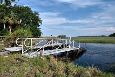 Tucked away where water meets wilderness, this 3-bedroom - photo 21
