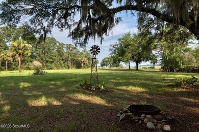 Tucked away where water meets wilderness, this 3-bedroom - photo 23