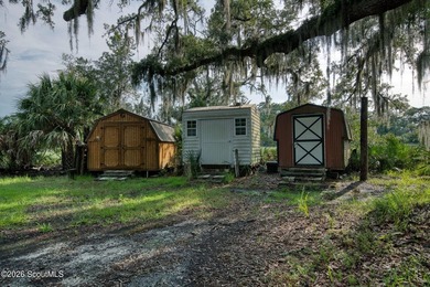 Tucked away where water meets wilderness, this 3-bedroom - photo 27