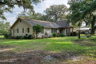 Tucked away where water meets wilderness, this 3-bedroom - photo 29