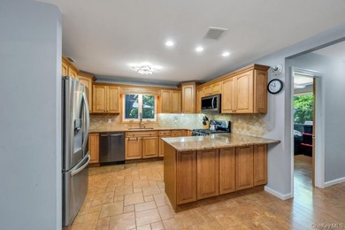 Charming 4-bedroom, 1-bath ranch situated on a tremendous - photo 10