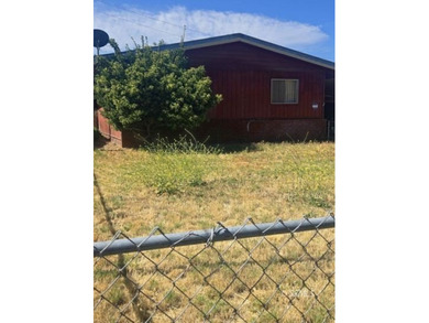 Welcome to this charming 3-bedroom, 2-bath starter home, ready - photo 2