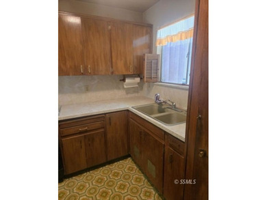 Welcome to this charming 3-bedroom, 2-bath starter home, ready - photo 3
