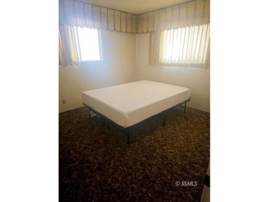 Welcome to this charming 3-bedroom, 2-bath starter home, ready - photo 9
