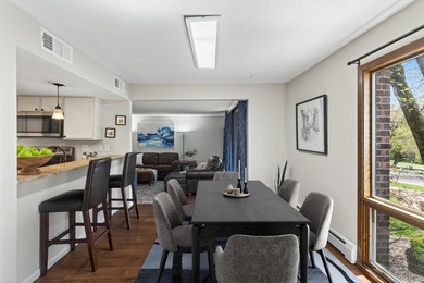 Resort style living in Edina West! This 2 bedroom & 2 bathroom - photo 10