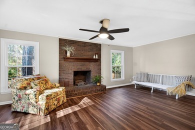 Spacious living with incredible entertaining features in a - photo 7