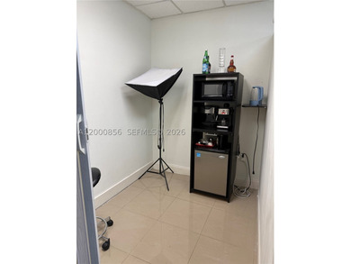 Well-established beauty salon opportunity located in a central - photo 11