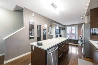 THE KEW by Mosiac! WELL MAINTAINED townhome in desirable complex - photo 13