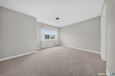 Move right into this beautifully updated end-unit townhouse in - photo 15