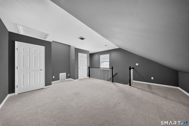 Move right into this beautifully updated end-unit townhouse in - photo 19