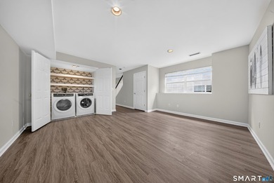 Move right into this beautifully updated end-unit townhouse in - photo 23