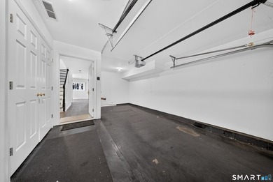 Move right into this beautifully updated end-unit townhouse in - photo 24