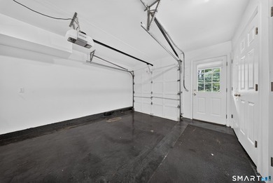 Move right into this beautifully updated end-unit townhouse in - photo 25