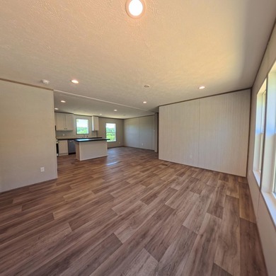 Brand new Clayton Horizon home offering 3 bedrooms, 2 full baths - photo 4