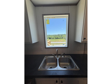 Brand new Clayton Horizon home offering 3 bedrooms, 2 full baths - photo 8