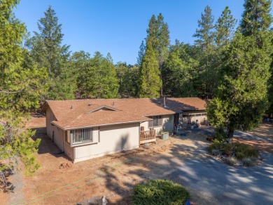 Lake Home For Sale in Grants Pass, Oregon