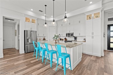 Wow, what a beautiful house! As you arrive, the home's curb - photo 6