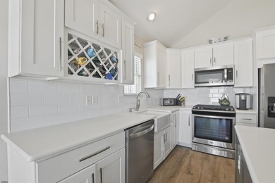 Massive house on a massive lot! Welcome to 108 & 110 21st Street - photo 6