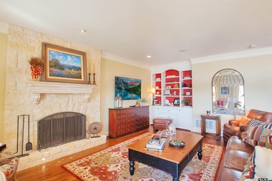 This stunning 4-bedroom, custom built 3408 sq ft lake front home - photo 4