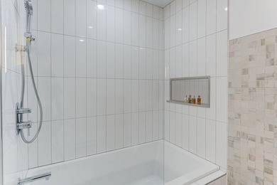 Vivez au bord du canal de Lachine dans ce condo construit en - photo 13