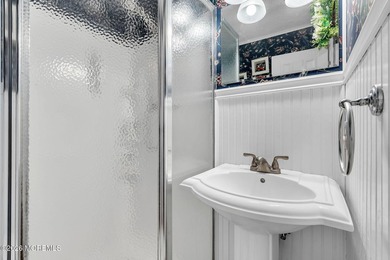 Move right into this well-maintained 2-bedroom, 2-bath home in - photo 29
