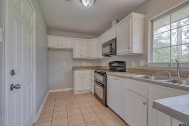 MOVE-IN READY! Updated and well-maintained 3-bedroom, 2-bath - photo 7