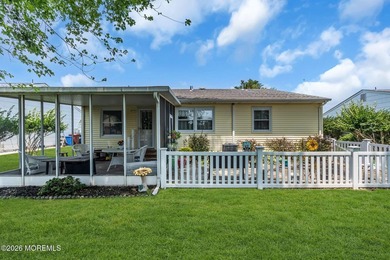 Move right into this well-maintained 2-bedroom, 2-bath home in - photo 42