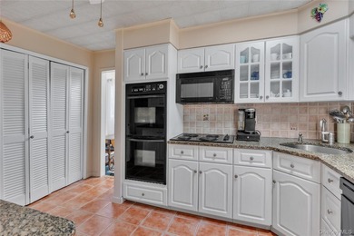 Welcome Home! Introducing this beautifully maintained, spacious - photo 5