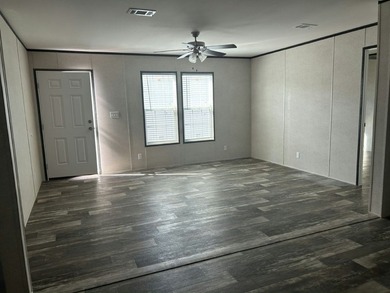 Make your new home in North Tampa Estates, a well-maintained - photo 6