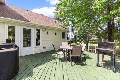 Welcome home to this warm and inviting two-owner property - photo 15