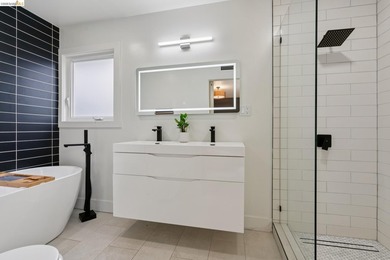 Tucked away in Oakland's desirable Grass Valley neighborhood - photo 17
