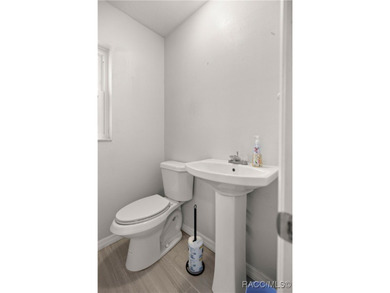 Spacious 3 bedroom, 2 bath home on oversized lot with Large - photo 20