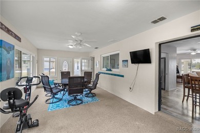 Spacious 3 bedroom, 2 bath home on oversized lot with Large - photo 22