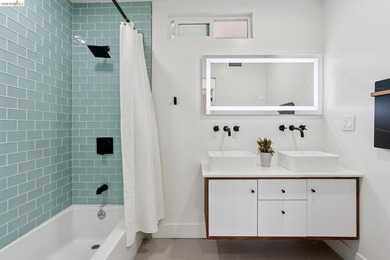 Tucked away in Oakland's desirable Grass Valley neighborhood - photo 23