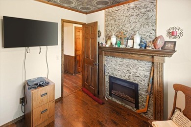 Welcome home to this warm and inviting two-owner property - photo 24