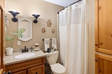 Welcome home to this warm and inviting two-owner property - photo 25