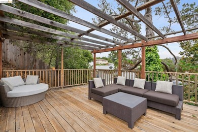 Tucked away in Oakland's desirable Grass Valley neighborhood - photo 38