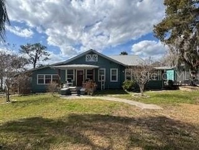 Lake Enola Home For Sale in Umatilla Florida
