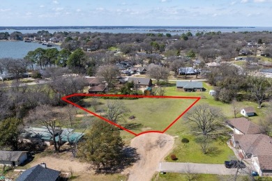 Lake Lot For Sale in Gun Barrel City, Texas